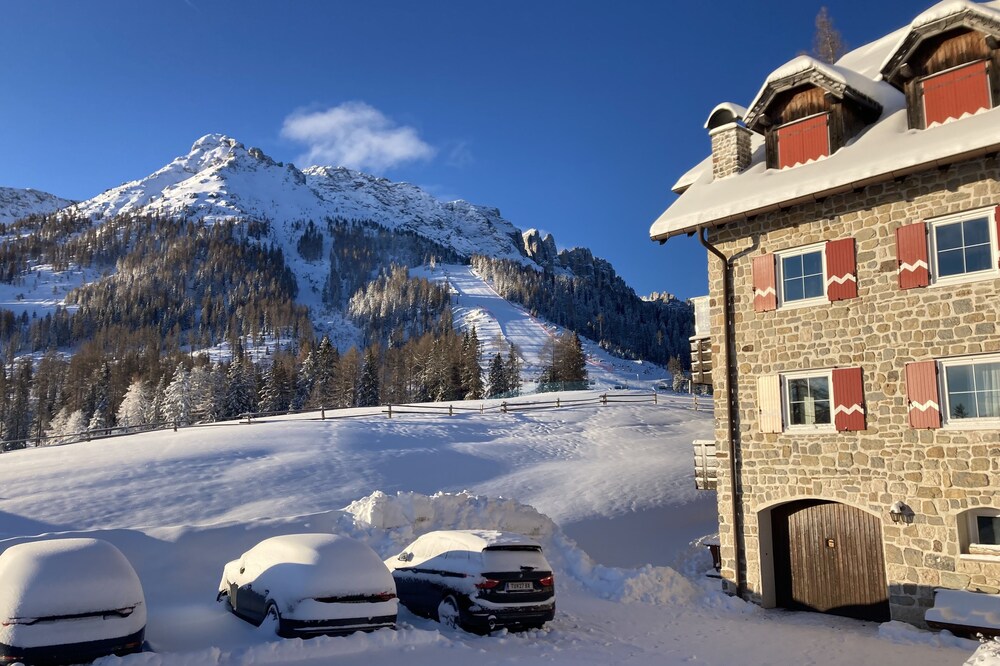 Apartment in a beautiful house in the K&K style on the slopes and in the hiking area with WIFI