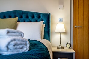 2 chambres, fer et planche à repasser