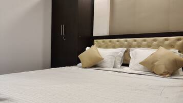 1 bedroom, iron/ironing board, WiFi, bed sheets