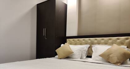 Premium 1 Bedroom Kitchen (302)