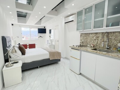 A house with views in Caracas in a safe area I