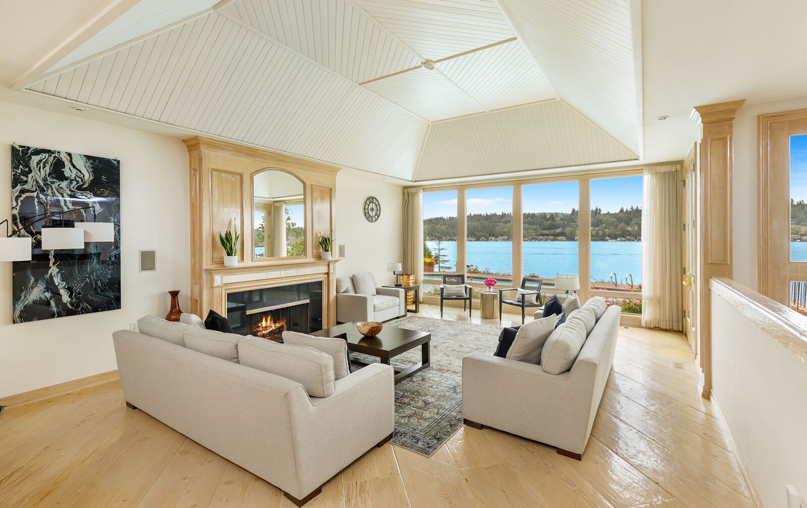 Seattle Waterfront Mansion on Lake WA