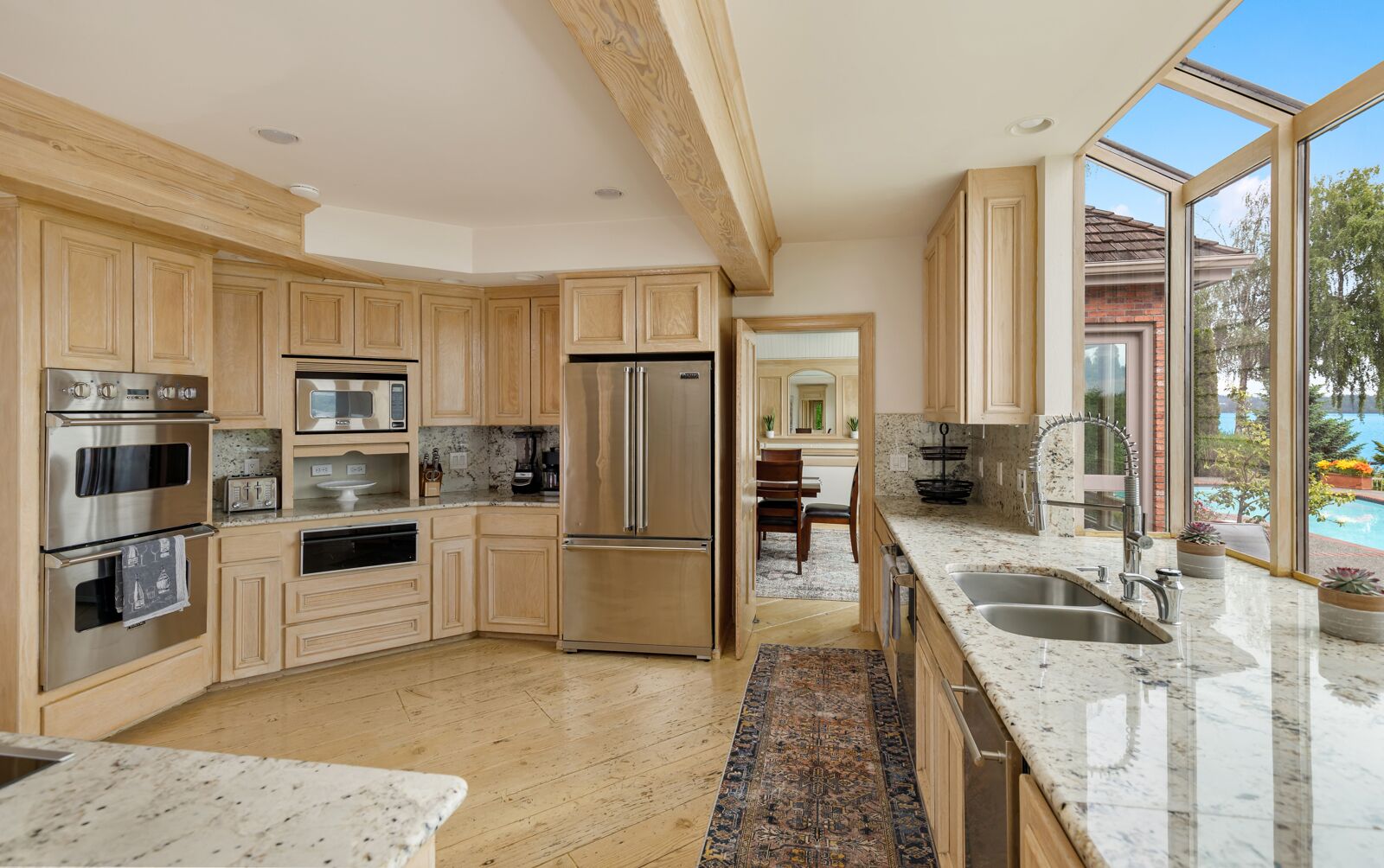 Seattle Waterfront Mansion on Lake WA