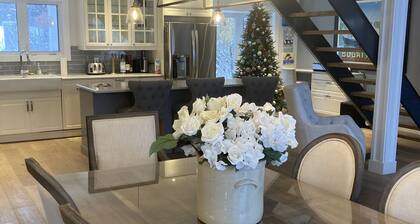 Elegant 4 bedroom waterfront home with hot tub