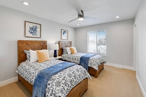 5 bedrooms, iron/ironing board, WiFi