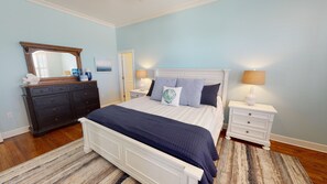 5 bedrooms, desk, iron/ironing board, free WiFi
