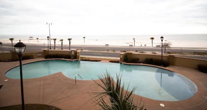 Enjoy Warm Winter Days at Sienna where the Gulf is just steps away.