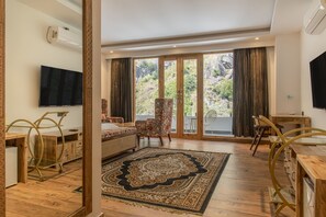 Blackout curtains, free WiFi, bed sheets, wheelchair access - Echor Palm Bliss Riverside Resort & Spa Kasol (Bhuntar)