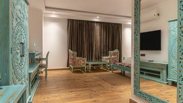 Deluxe-rum | Mörkläggningsgardiner, extrasängar, gratis wi-fi och sängkläder