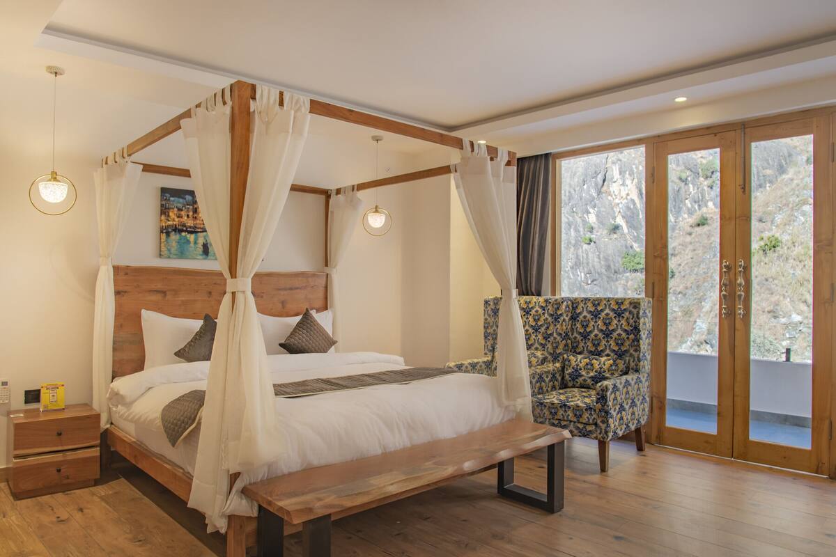 Quarto superluxo, sacada, vista para o rio | Cortinas blackout, Wi-Fi de cortesia, roupa de cama