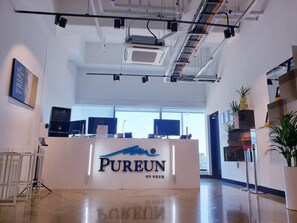 Check-in/check-out kiosk - Jeju Pureun Hotel - Formerly Chason Hotel (Seogwipo)