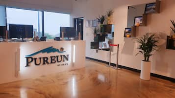 Mostrador para check-in y check-out