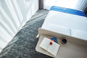Superior Double Room, 1 Double Bed, Ocean View | Down duvets, desk, laptop workspace, blackout curtains - Jeju Pureun Hotel - Formerly Chason Hotel (Seogwipo)