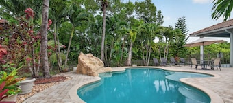 Prodigious 4 Bedroom, 4.5 Bathroom Manor w/ Pool