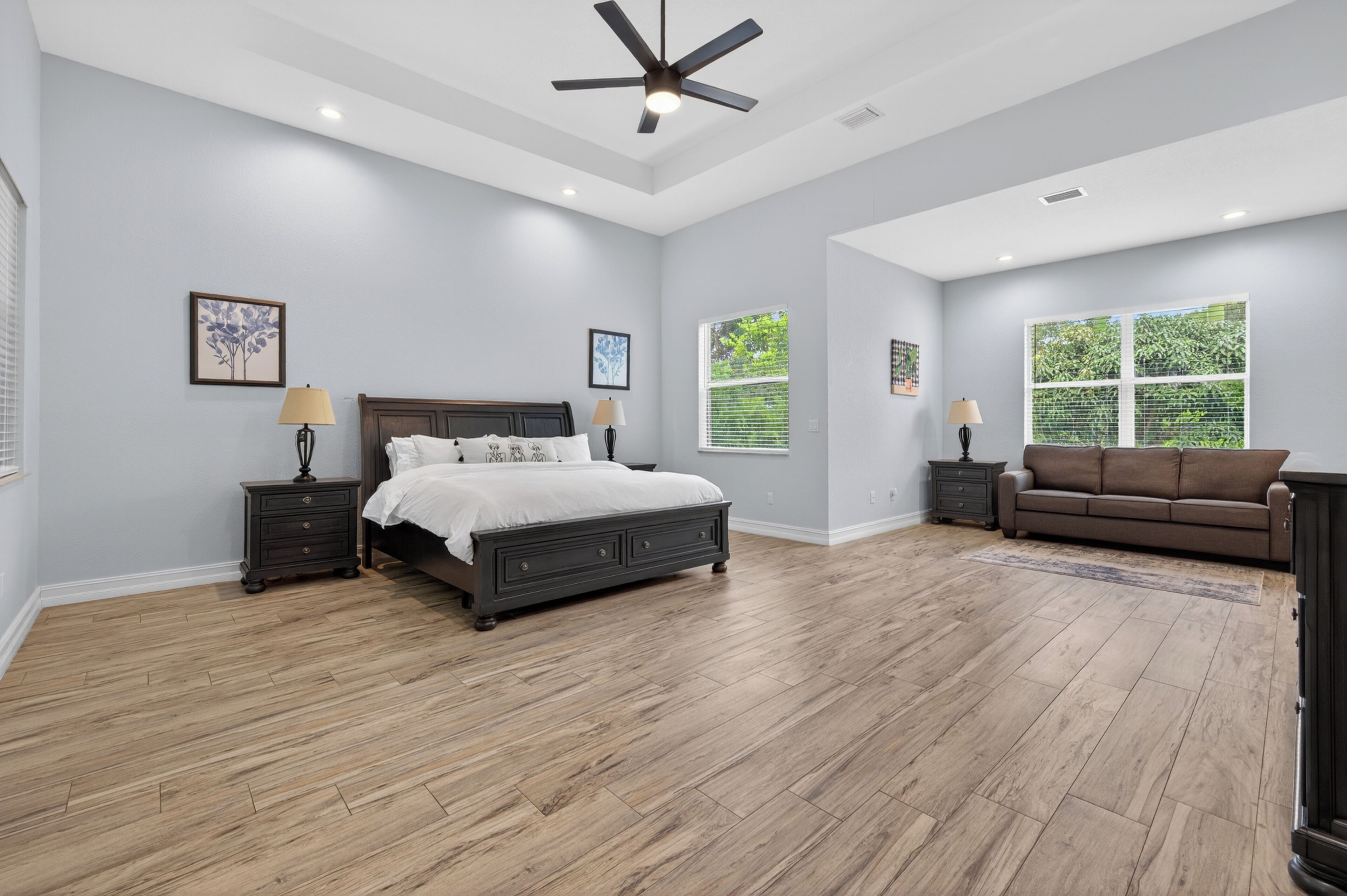 4 bedrooms, travel crib, WiFi (free), bed sheets