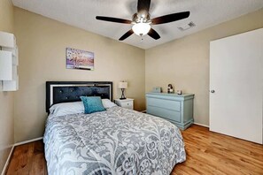 3 chambres, bureau, fer et planche Ă repasser, Wi-Fi gratuit