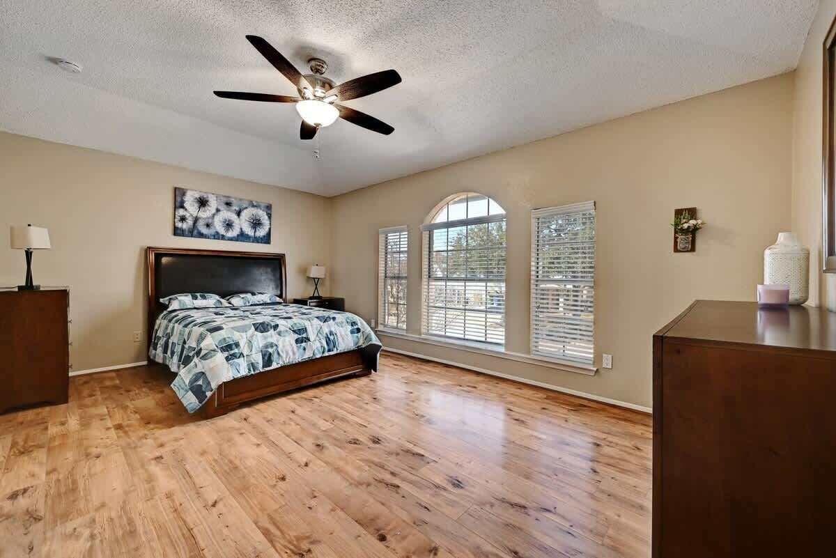 3 Schlafzimmer, Schreibtisch, Bügeleisen/Bügelbrett, kostenloses WLAN