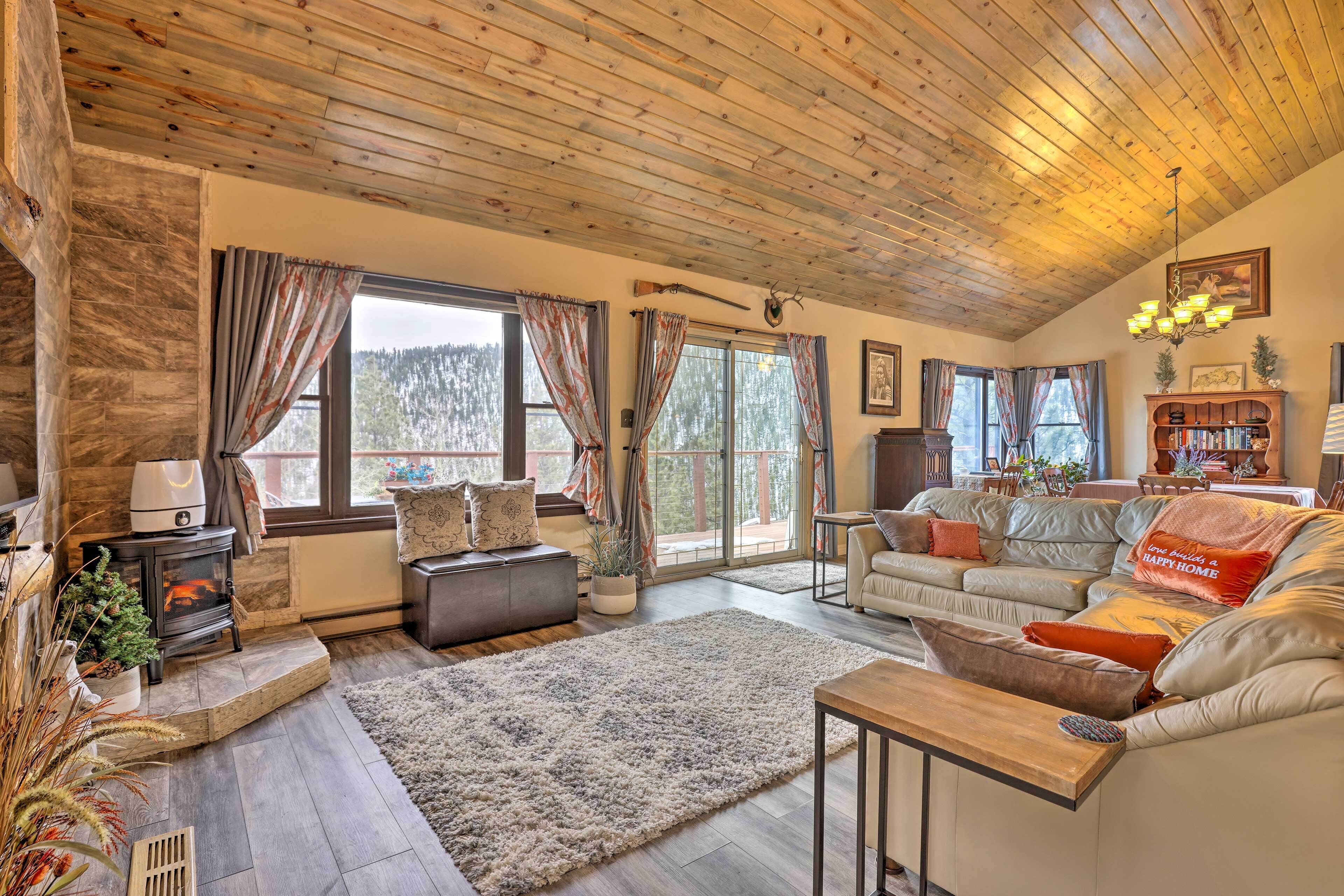 Idaho Springs Retreat w/ Deck, Mountain Views