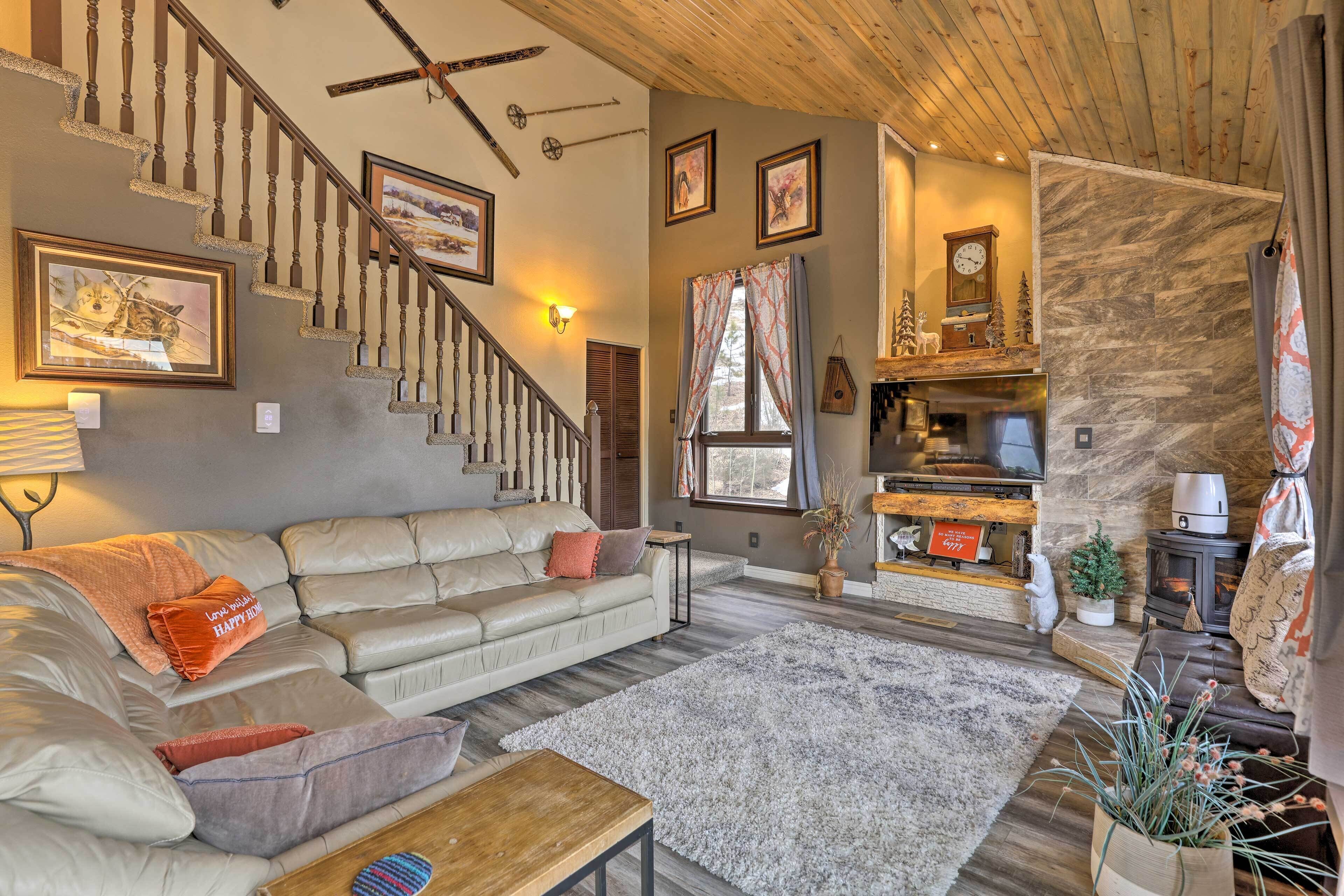 Idaho Springs Retreat w/ Deck, Mountain Views