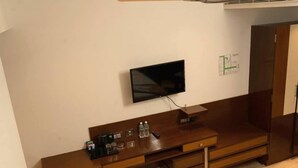 En 21-tommers TV med digitale kanaler