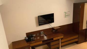 21-inch TV with digital channels