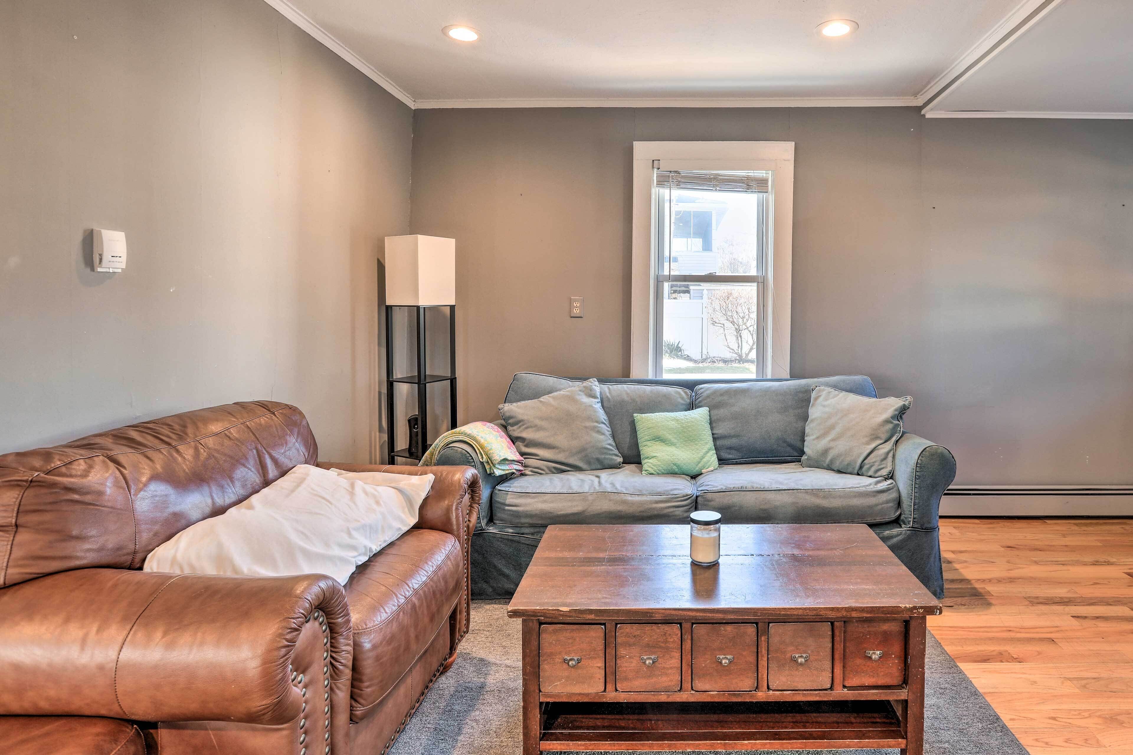 Pet-Friendly Belmar Cottage < 1 Mi to Beach!