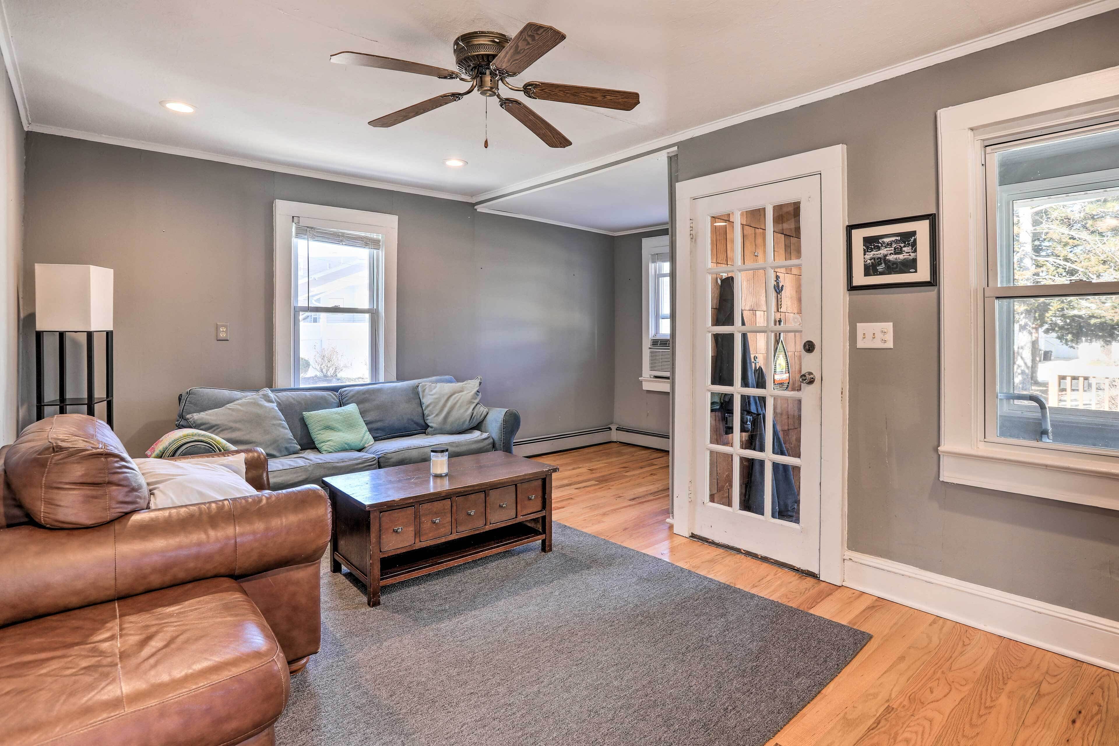 Pet-Friendly Belmar Cottage < 1 Mi to Beach!