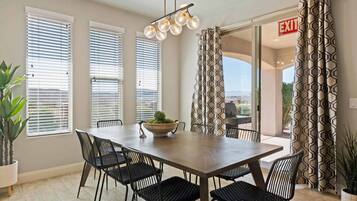 Townhome, 4 Bedrooms | Dining
