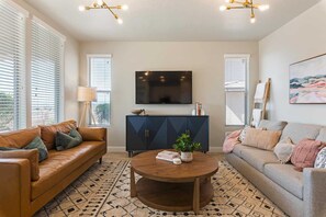 聯排別墅, 4 間臥室 | 起居區 | 智慧型電視