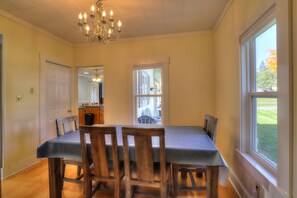 Dining - The Cross Street House - Wonderful home, within walking distance of downtown Rangeley (Rangeley)