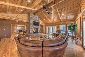 Televisión, chimenea, Netflix y servicios de streaming 