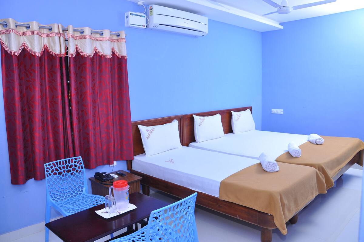 Egyptian cotton sheets, premium bedding, free WiFi