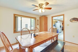 Dining - Lake Access & Decks: Pet-Friendly Poconos Cabin! (Pocono Lakes)