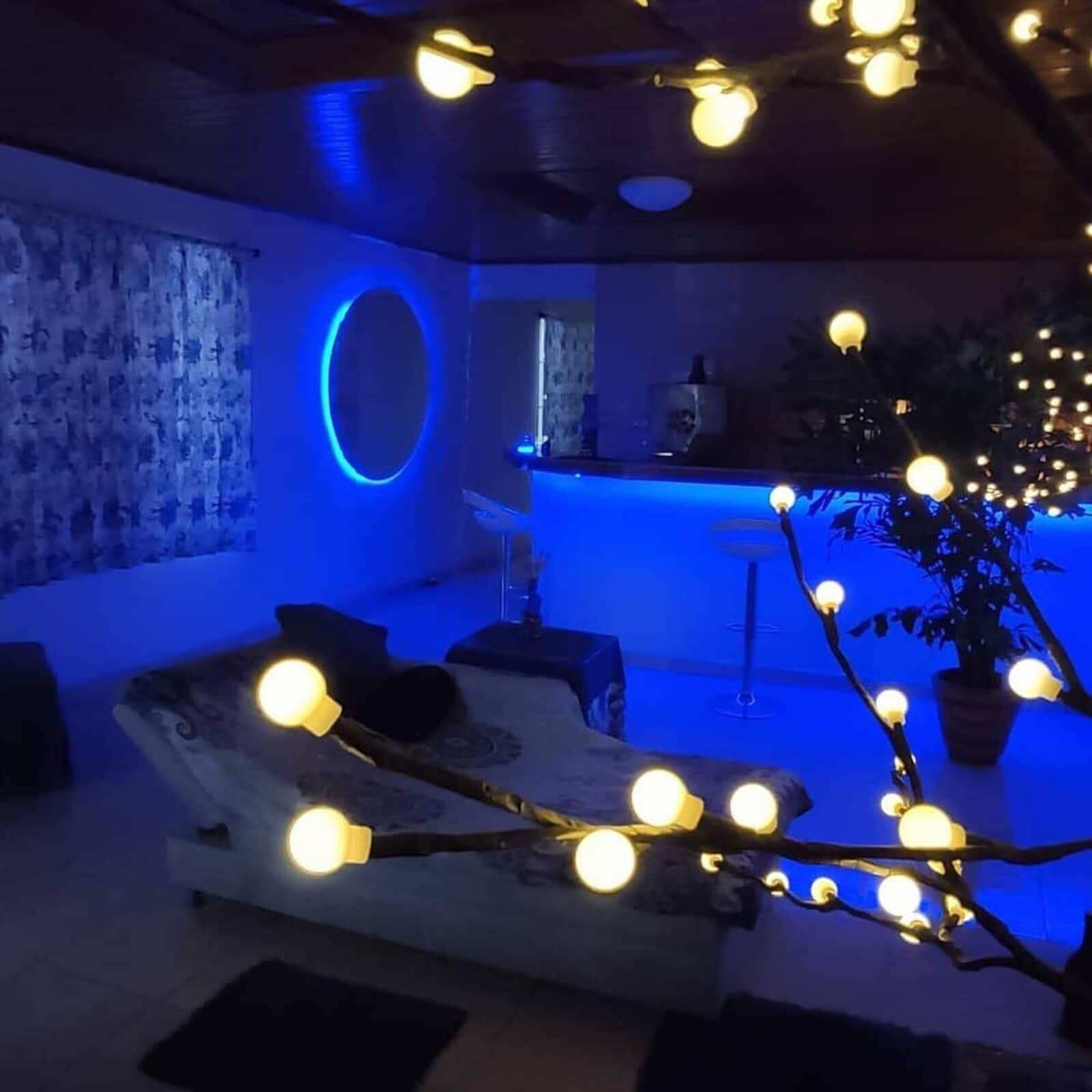 Mi casa, Tu casa / 2 bedroom with BALCONY ! Beach is walking distance 