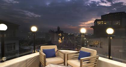 Aprilis Deluxe Hotel