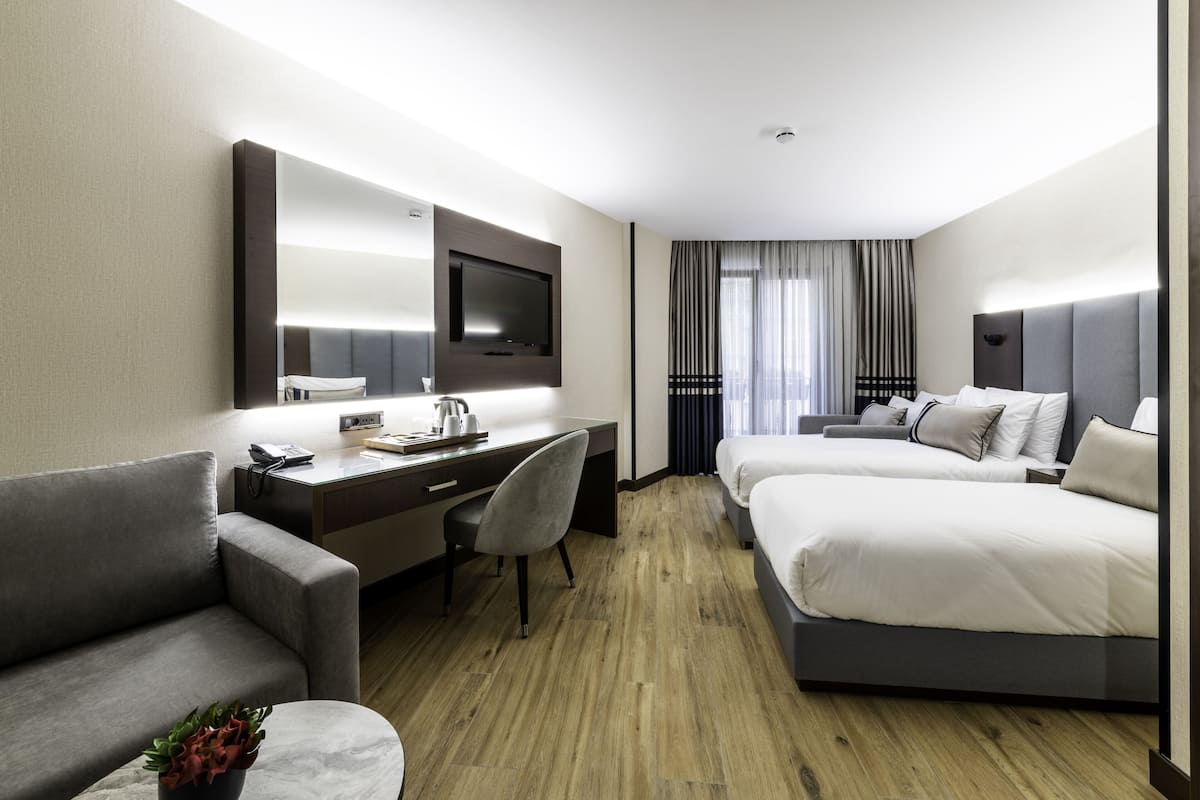 Triple Room