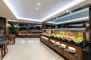 Petit déjeuner buffet compris tous les jours
