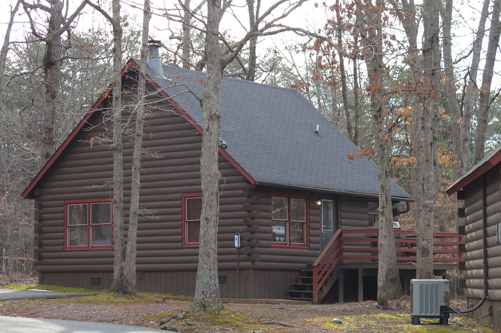 Shenandoah Crossing Resort - 2 bedroom fully furnished Cabin