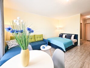 Unclassified image, 3 of 24, button