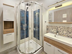 Shower, towels
