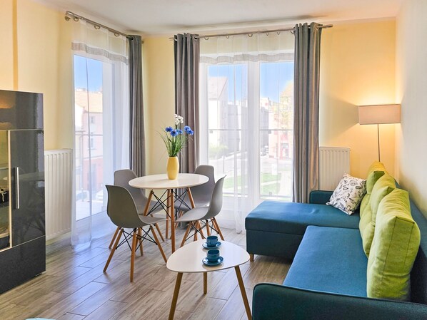 Unclassified image, 1 of 24, button