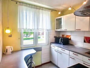 Mikrowelle, Ofen, Wasserkocher, Toaster