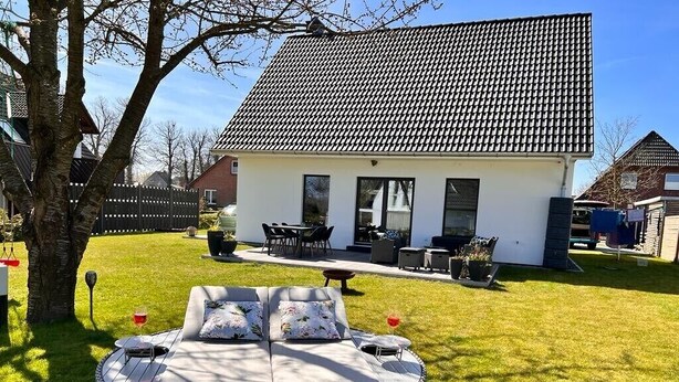 Terrace/patio - Walking distance to the beach, Baltic Sea between Wismar and Boltenhagen (Wallbox at the house) (Hohenkirchen OT Beckerwitz)
