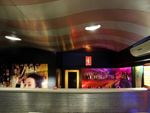 Bar (on property) - OYO Rooms Inside Udaipole (Udaipur)