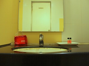 Bathroom - OYO Rooms Inside Udaipole (Udaipur)