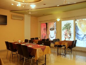 Restaurant - OYO Rooms Inside Udaipole (Udaipur)