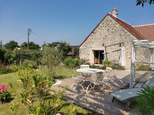 Maison tout confort avec piscine en saison pour 8 personnes  proche de tout