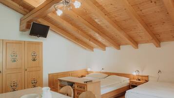 Iron/ironing board, free WiFi, bed sheets