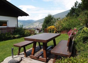 تناول ا لطعام بالخارج