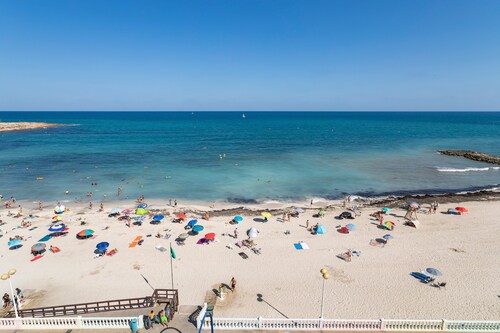 Penthouse Apartment on Los Locos B with Sea View, Wi-Fi, A/C & Terrace